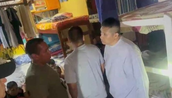 La Libertad: Hallan Biblia que contenía nombres y teléfonos de víctimas de extorsión en celda de recluso.