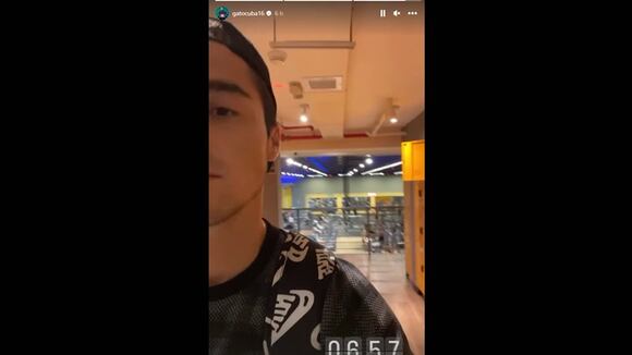 'Gato' Cuba se distrae en el gimnasio