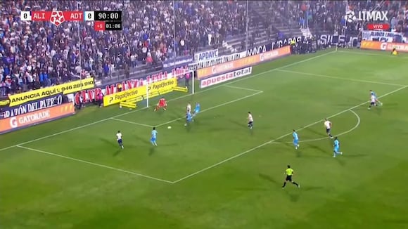 Matían Succar y la chance frente al arco de ADT. (Video: L1 MAX)