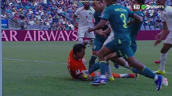 Gol de Liam van Gelderen para el 1-0 de Surinam vs. Bolivia. (Video: DSports)