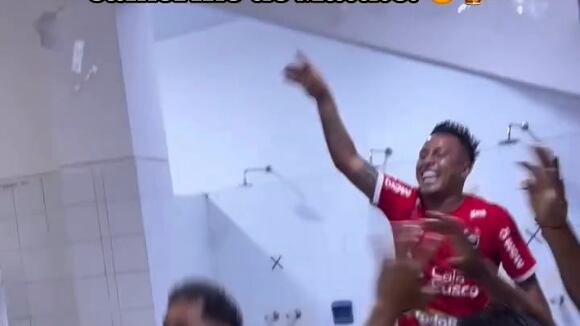 TROME - Christian Cueva canta 'El Cervecero'