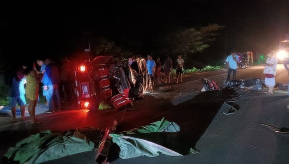 Lambayeque: Dos fallecidos y tres heridos graves deja violento choque entre motocicleta y mototaxi.