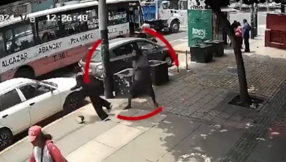 TROME | Indigente golpea a mujeres y ancianos en Surquillo (Willax)