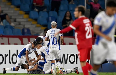 ¡Golazo que emocionó! Muñoz la clavó en el ángulo y puso en ventaja a Alianza Atlético en Colombia