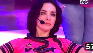 Rosángela participa en juego con una serpiente en el cuello, en EEG