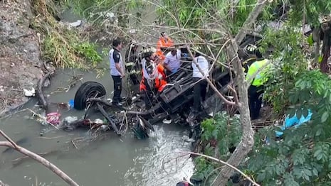 Al menos 50 muertos deja trágico accidente de autobús en Guatemala