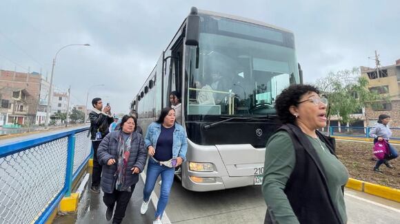 ATU: Durante simulacro para atender emergencias en el Metropolitano descubren que nuevo tramo de vía exclusiva no tiene salidas de emergencia..