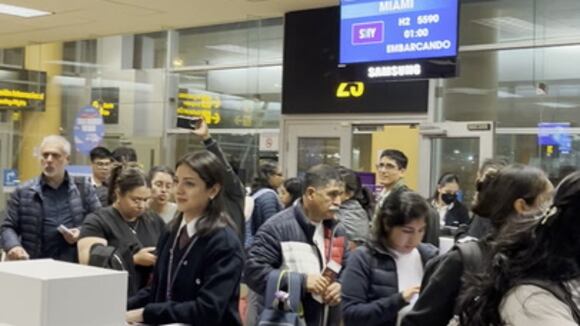PERÚ - ARGENTINA: HINCHAS PERUANOS VOLARON A MIAMI