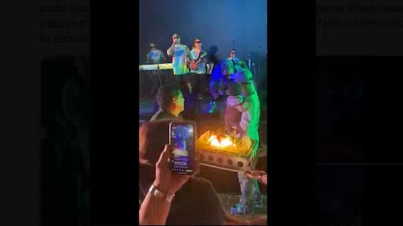 Paolo Guerrero recibió con esta fiesta sus 40 años (video: YouTube)