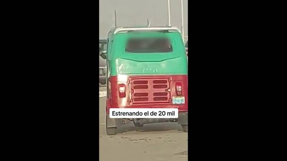 TROME - Captan a pareja teniendo intimidad en mototaxi: “¡Cómo Jack y Rose de Titanic!”