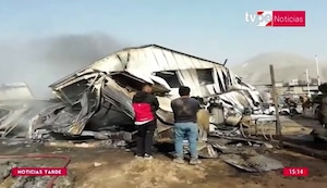 Ate Vitarte: Incendio arrasa con fábrica de fibra de vidrio en la Carretera Central