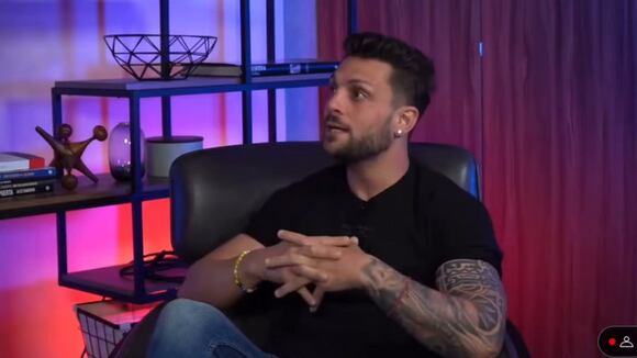 Trome|Nicola Porcella está feliz por el presente de Angie Arizaga