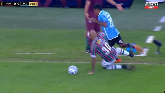 Joao Grimaldo regaló esta jugada de lujo ante Felipe Melo (Video ESPN)