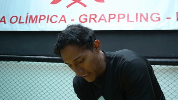 Quedó con el dedo torcido