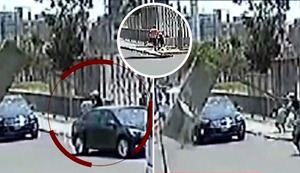 SJL: dos personas se salvan de milagro tras caída de cartel