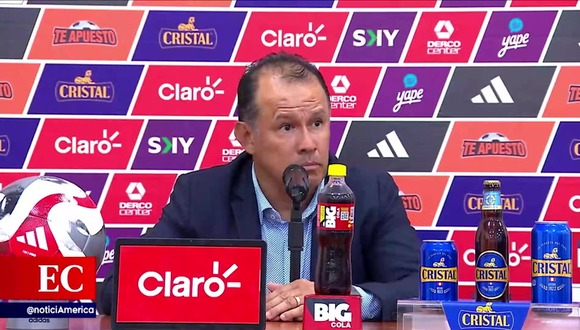 Juan Reynoso en conferencia de prensa