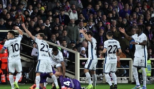 Edoardo Bove, jugador de la Fiorentina, se desplomó en pleno partido de la Serie A | VIDEO
