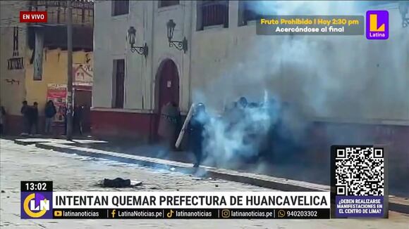 Lorena Álvarez molesta con protestantes