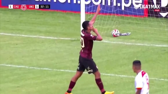 Gol de Álex Valera tras concretar un penal en Universitario vs. Atlético Grau. (Video: Liga 1 Max)