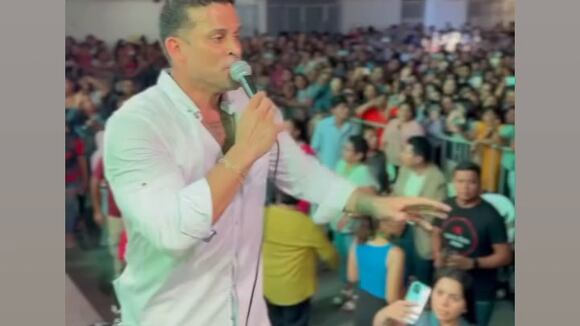 TROME - Christian Domínguez reaparece en Ica con La Gran Orquesta tras escándalo de infidelidad: “Volví con la bendición de Dios”