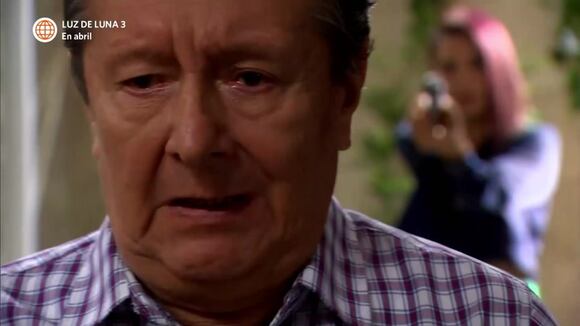 Peter encuentra a Claudia Llanos