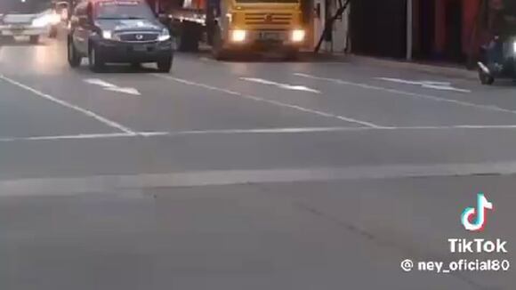 Hinchas venezolanos en caravana apoyando a su selección (video: Twitter)