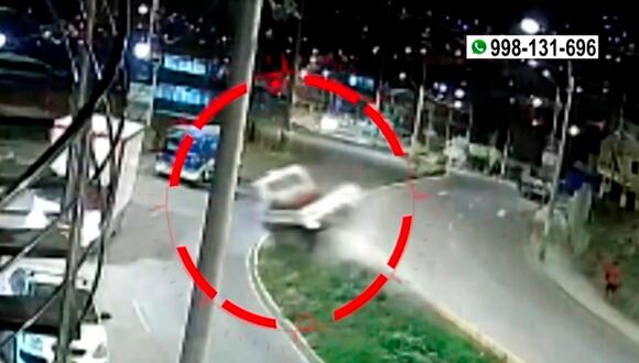 Pasamayito: conductor muere tras perder el control de su furgón e impactar contra bus