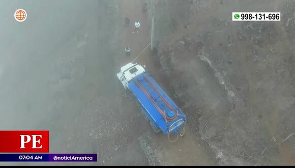 SJM: camión cisterna a punto de caer a precipicio