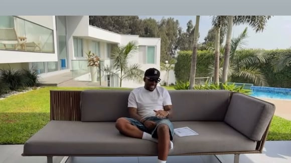 Farfán presenta pruebas y reta a Magaly a probar que las firmas en sus hojas de servicio son suyas