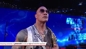 ‘The Rock’ Dwayne Johnson regresó a WWE en Bad Blood | VIDEO