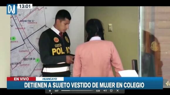 TROME - ¡Con trenzas y uniforme! Detienen a sujeto vestido de mujer en baño de colegio de niñas en Huancayo