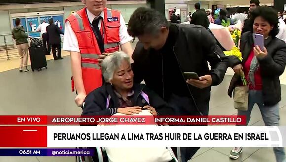 Peruanos llegan a Lima tras escapar de la guerra en Israel