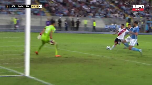 Remate al travesaño de Ezequiel Barco que pudo ser el 1-0 de River ante Cristal. (Video: ESPN)