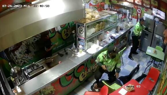 Chorrillos: Sujeto armado es detenido cuando robaba a sanguchería