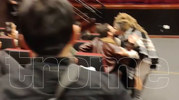 TROME - Janet Barboza y Peluchín se cruzan en obra de teatro.