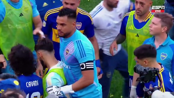 El fuerte cruce de 'Chiquito' Romero con hinchas de Boca tras caer ante River. (Video: ESPN)