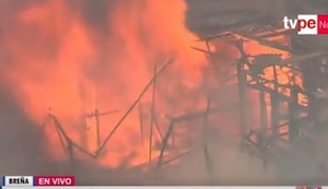 Incendio de grandes proporciones consumió varias viviendas en Breña