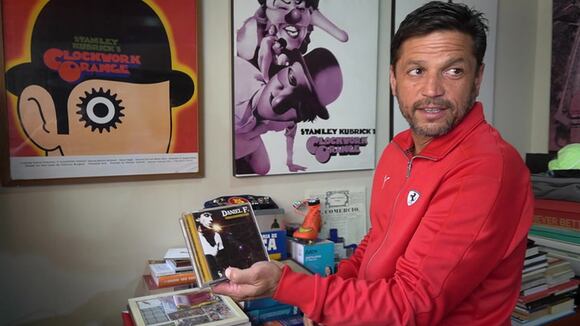 Pedro García muestra sus discos y recuerdos