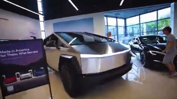 WhatsApp Video 2025-04-04 At 9.07.17 PM