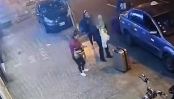 La Victoria: Trabajadora olvida mochila con 17 mil soles en taxi