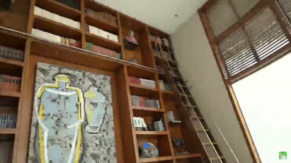 TROME - 'Cristorata' queda sorprendido con biblioteca de César Acuña.