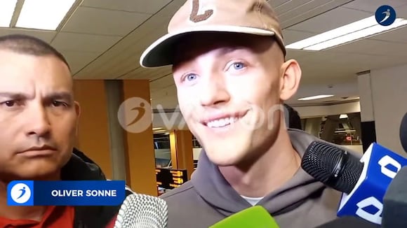 Oliver Sonne retorna a Dinamarca y se despide de peruanos gritando: ¡Arriba Perú!