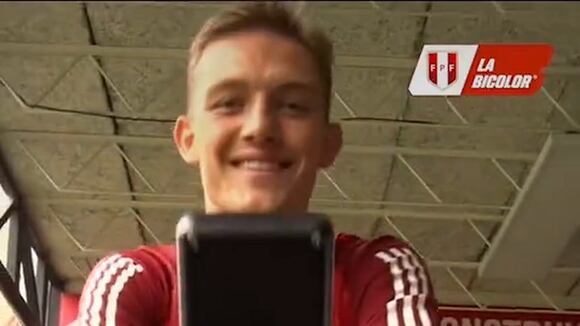 Oliver Sonne luce feliz en su primer día de trabajo con Perú (@LaBicolor)