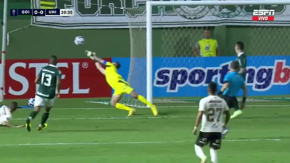 Horacio Calcaterra desperdició la ocasión más calra para los cremas en el primer tiempo (Video: ESPN)