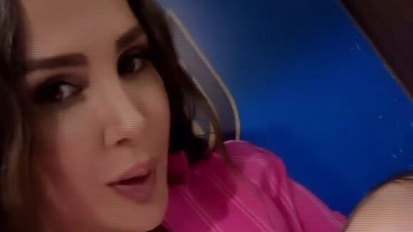 TROME - Ana Paula y su look de Barbie durante presentación de Paolo Guerrero en LDU de Quito