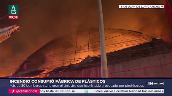 TROME - Incendio arrasa fábrica de plástico en plena Navidad en SJL: Más de 80 bomberos trabajaron en Noche Buena