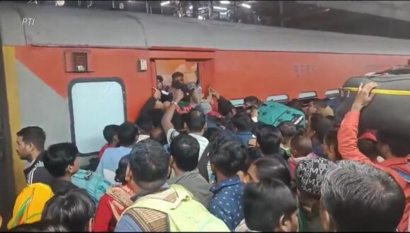 India: una quincena de muertos por estampida en una estación de trenes