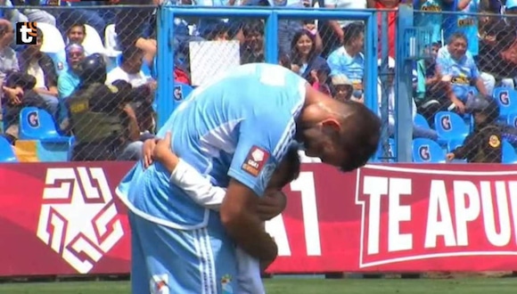 TROME | Niño se metió al campo y abrazó a Martín Cauteruccio en el Sporting Cristal vs. UTC. (Video: L1 MAX)