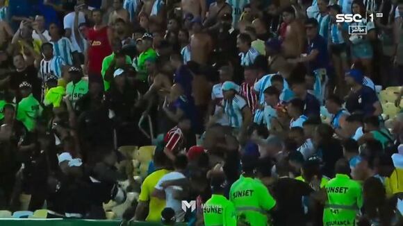 Entrenamiento entre hinchas argentino y policía brasileña previo al partido de Brasil vs. Argentina por las Eliminatorias 2026. (Vïdeo: SSC).