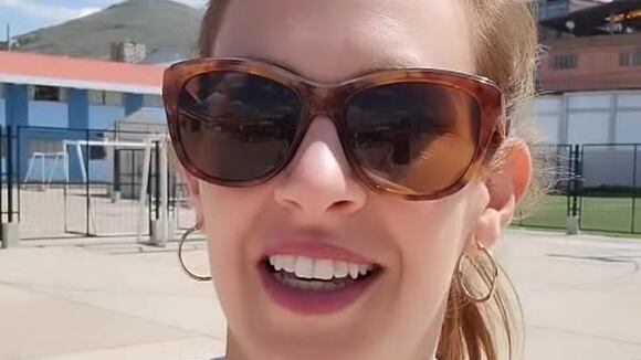 Emilia Drago bailando danza típica